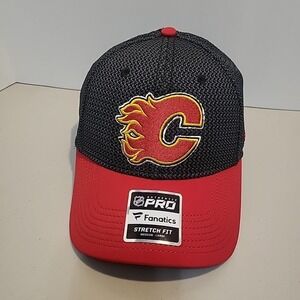 Fanatics CALGARY FLAMES NHL Black & Red Authentic Pro Stretch-Fit M/L Hat - NEW